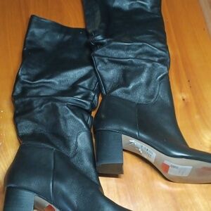 Saks fifth Avenue black slouchy boots size 6
